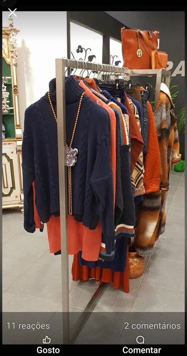 Expositor de vestuário em açoinoxidável -2 disponíveis