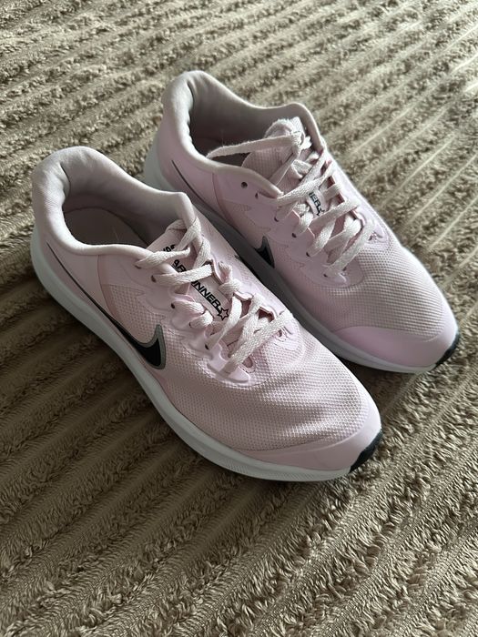 Женские кросовки Nike Star Runner