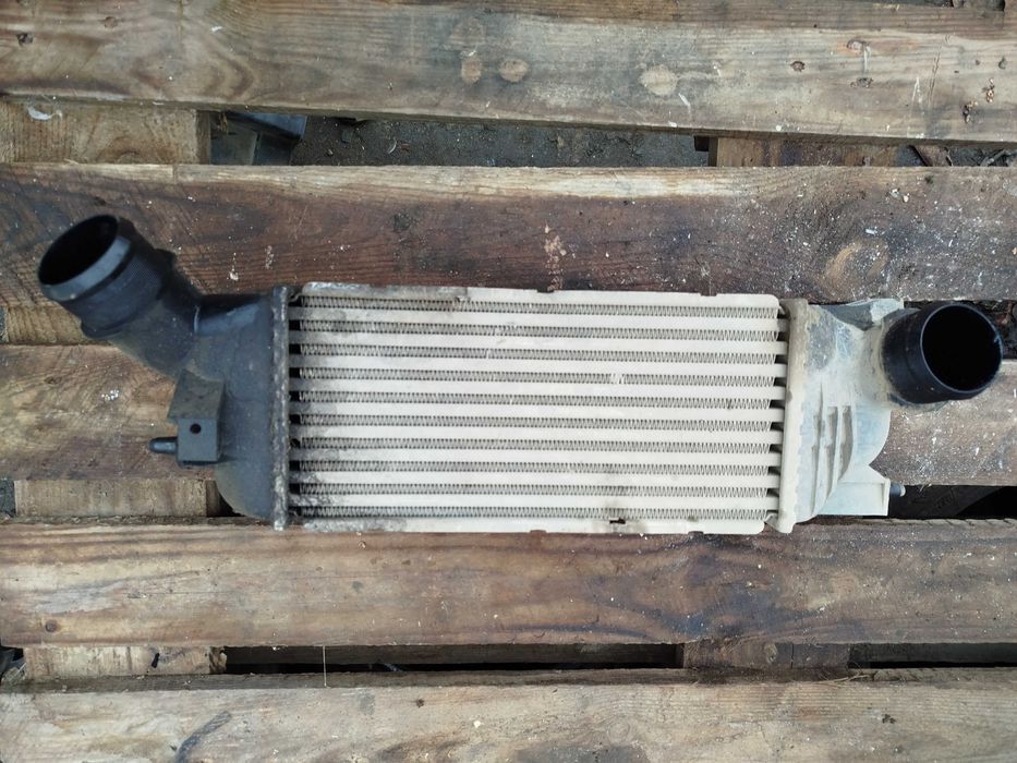 Радіатор інтеркулера Peugeot 407 Citroen C5 1.6 2.0 HDi Пежо