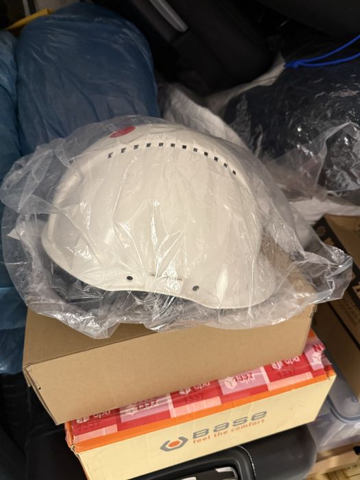 Kask budowlany 3M z zapięciem podbrudkowym 3 punktowym