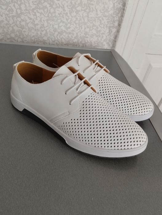 Продам нові чоловічі туфлі