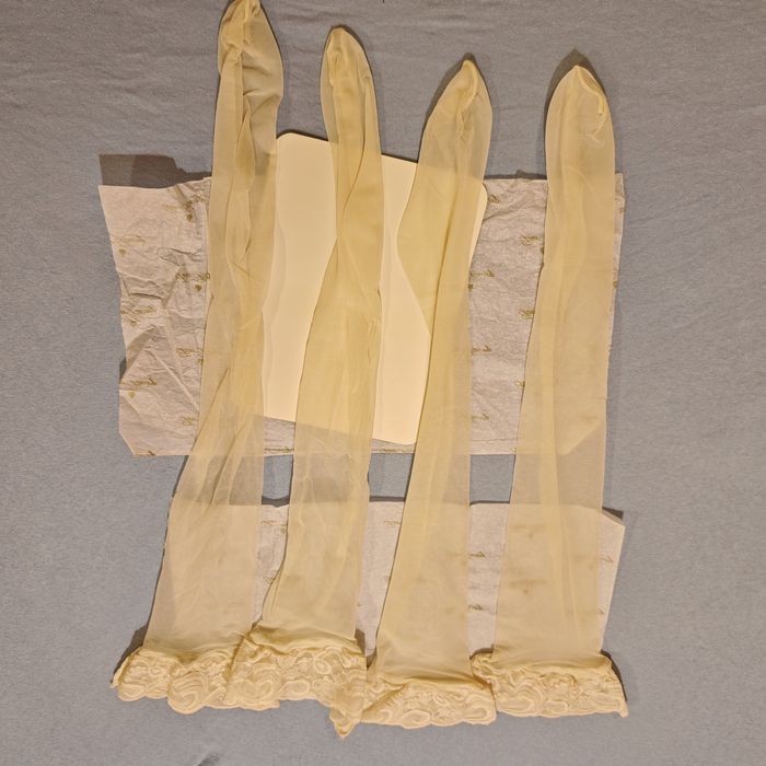 Oryginalne pończochy Victoria's Secret