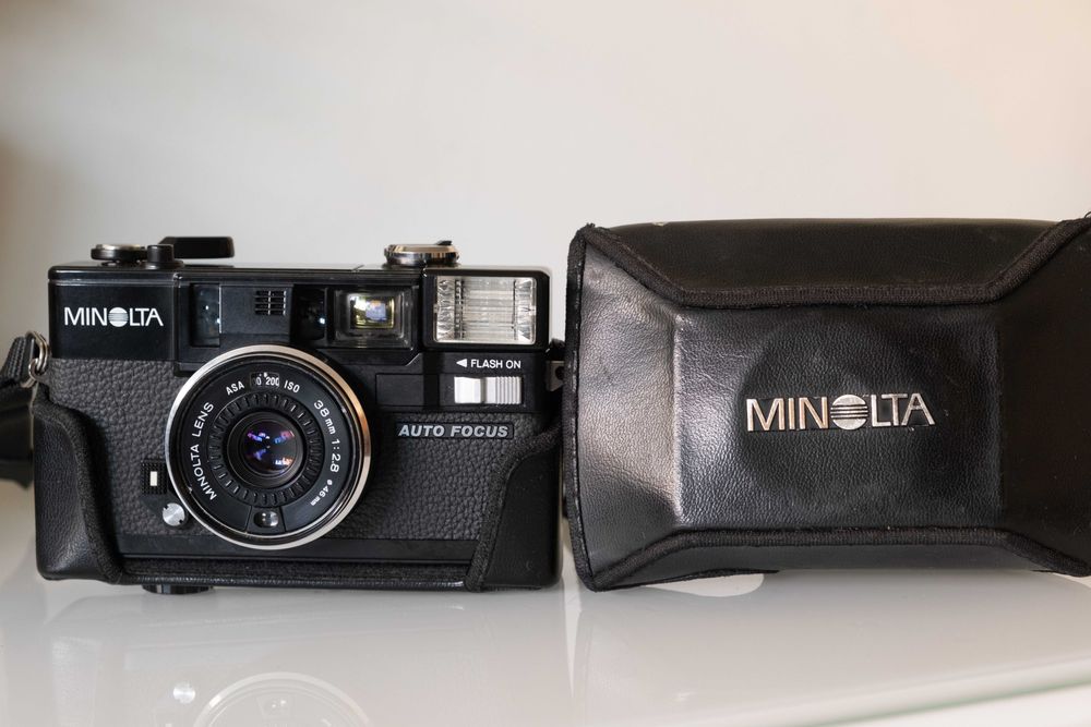 Câmara Fotográfica Analógica Compacta - Minolta Hi-Matic AF2