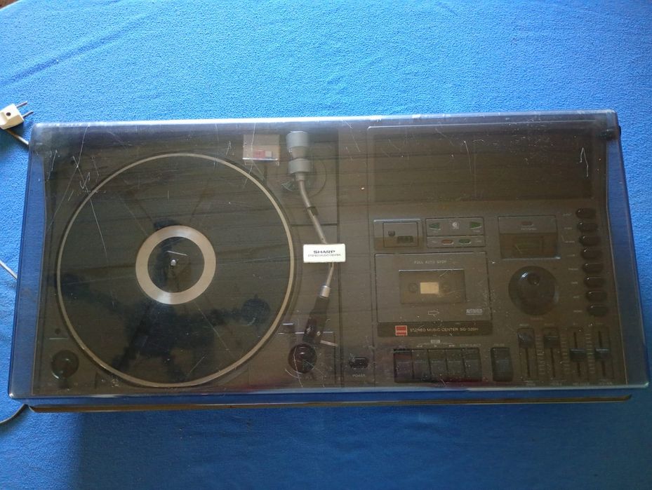 Gira Discos Sharp SG-320X