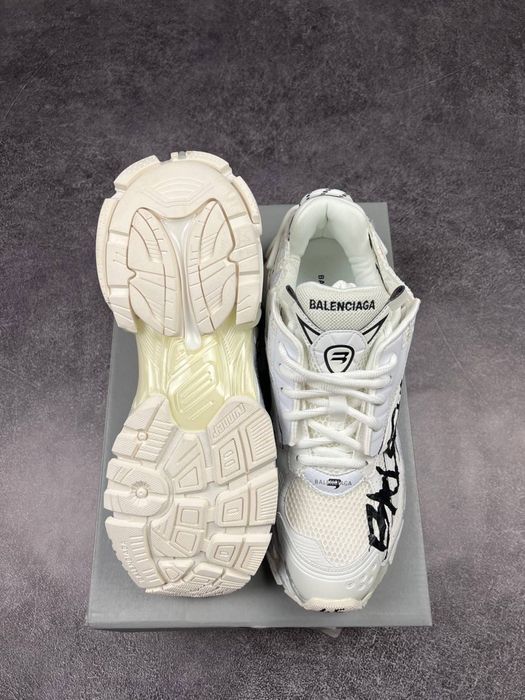 Balenciaga Runner Graffiti White Black