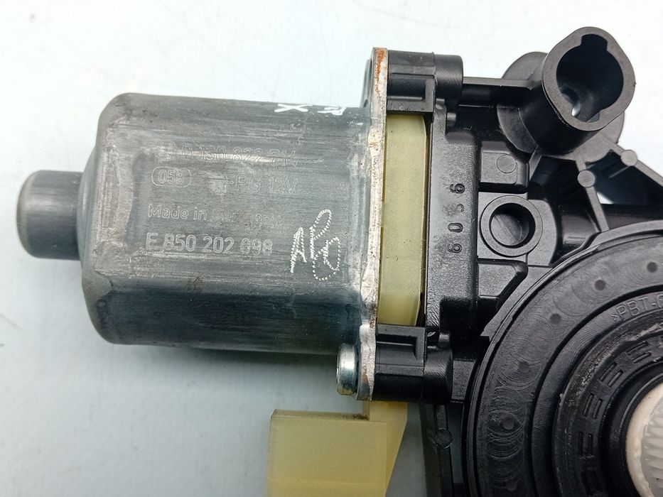 Motor vidro trás direito VOLKSWAGEN Tiguan (AD1, AX1)