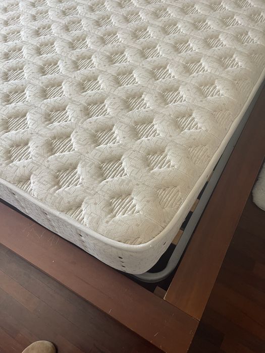 Cama casal com colchao