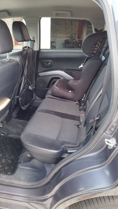Mitsubishi  Outlander