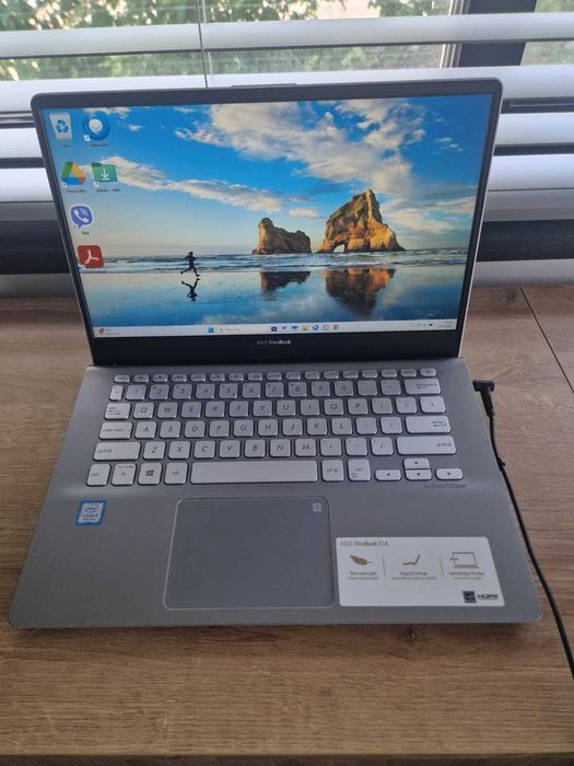 Laptop ASUS VivoBook S14 w bardzo dobrym stanie + etui na laptop GRATIS