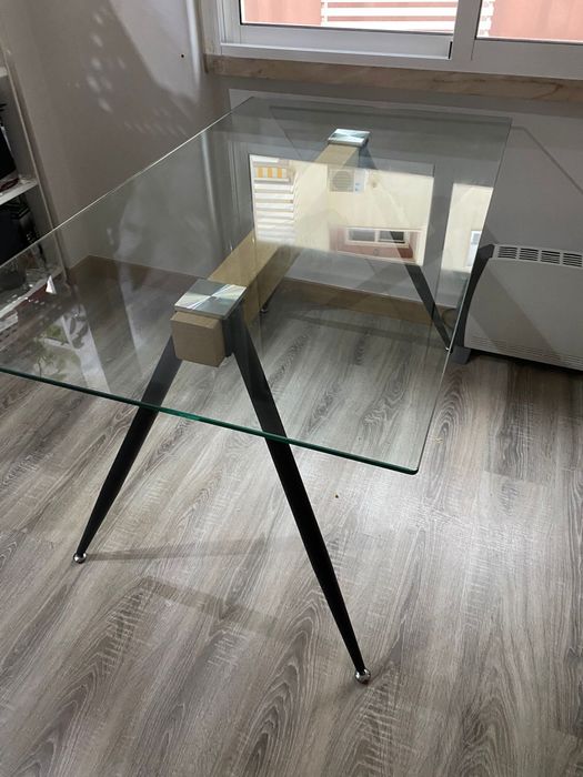 Mesa de jantar de vidro
