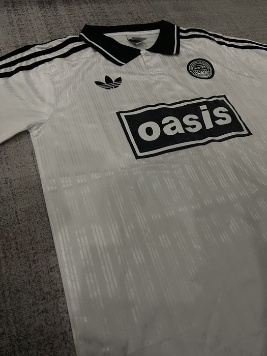 Casaco e camisas de time
