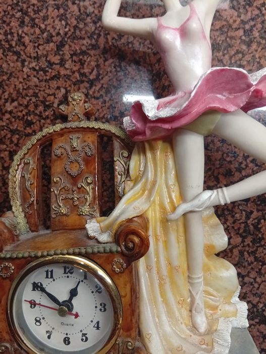 Estatuetas porcelana antigas