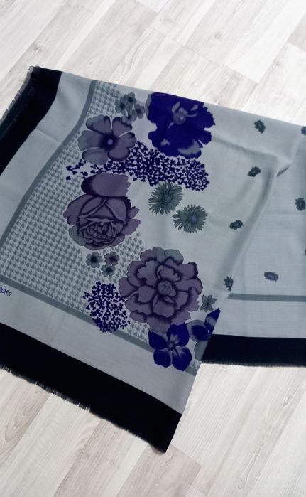 Chusta damska kwadratowa