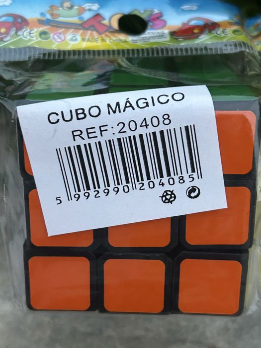 Cubo  mágico ainda embalado
