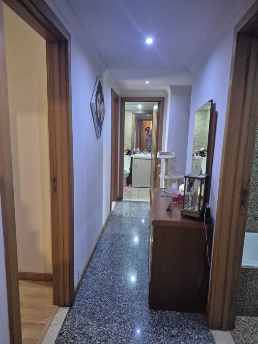 arrenda-se T4 em Valbom, a 5 minutos do Porto, 2º andar
