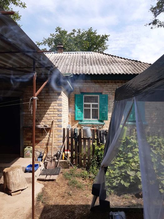 Будинок біля лісу