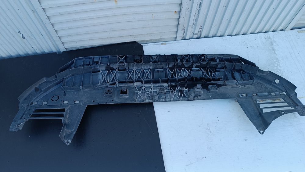 Vendo blindagem inferior de Peugeot partner, citroen Berlingo ano 2018