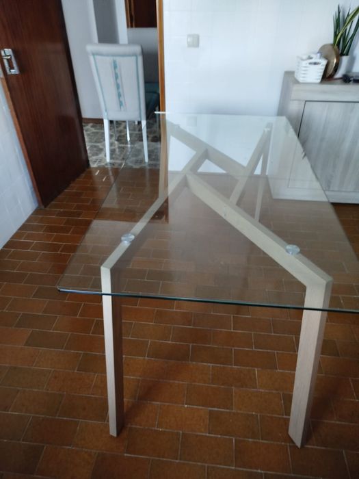 Mesa de Jantar e Cadeiras