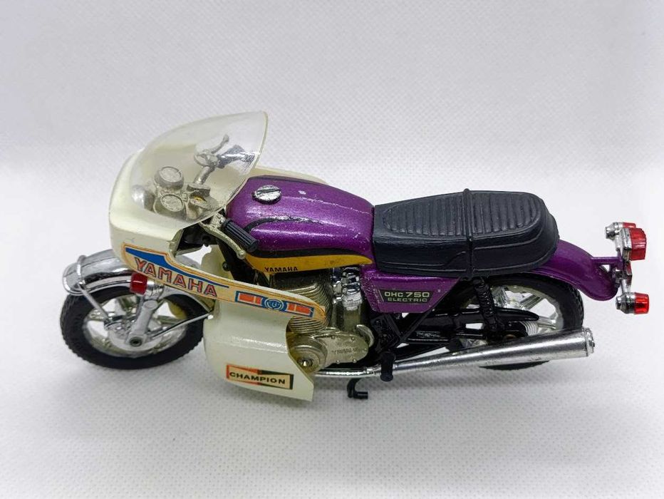 Miniatura brinquedo antigo Guiloy 1/18 Moto Yamaha OHC 750