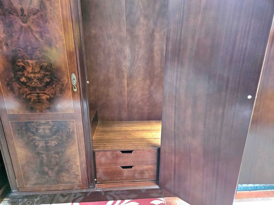 Excelente roupeiro de três postas - óptimo estado geral