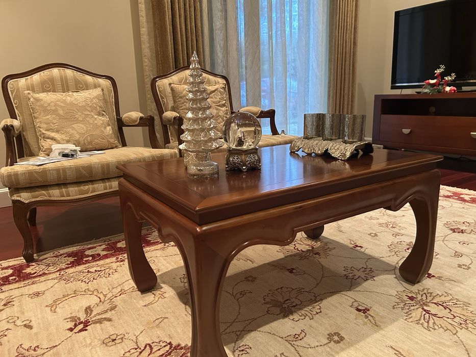 Conjunto duas mesas de centro, em cerejeira