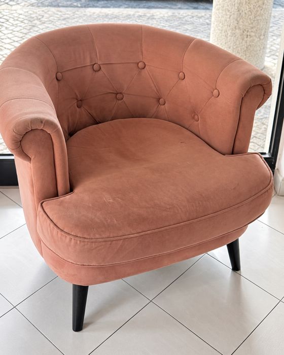 2 poltronas rosa   2 poltronas bege  .
