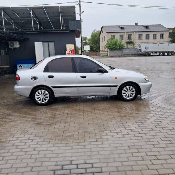 Продам ланос . Машина на повному ходу є газ