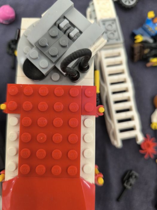 Lego viaturas / figuras