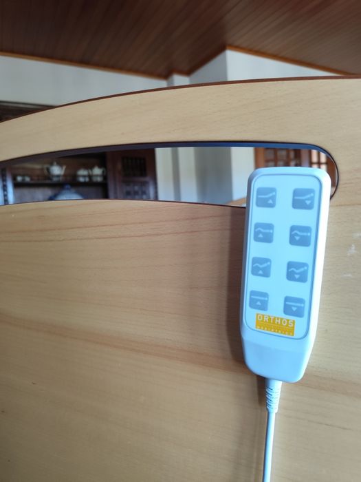 Cama articulada eléctrica de altura variável (pode ser desmontada)