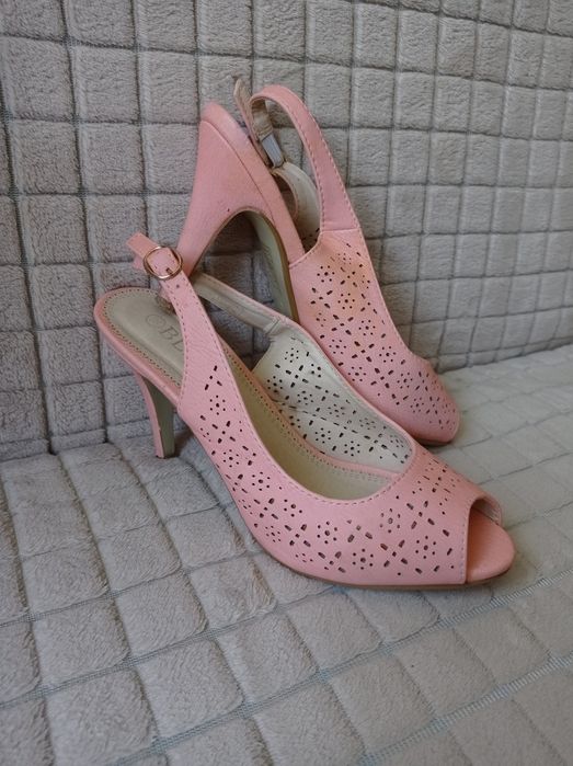 Szpilki damskie różowe