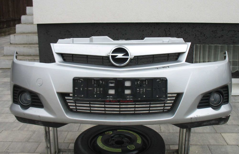 Opel Tigra B Twin Top zderzak przód kompletny Z157