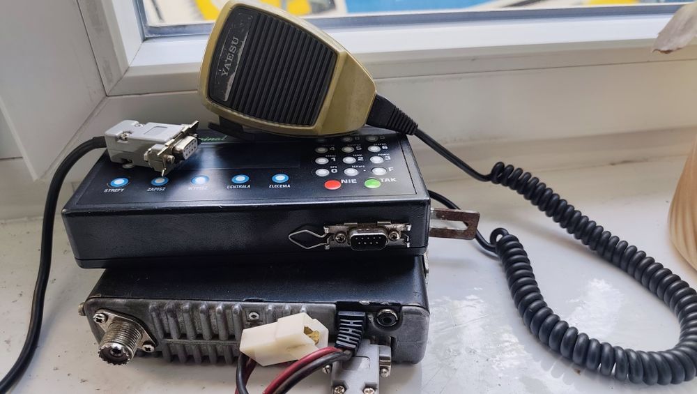 YAESU radio VX-2000U