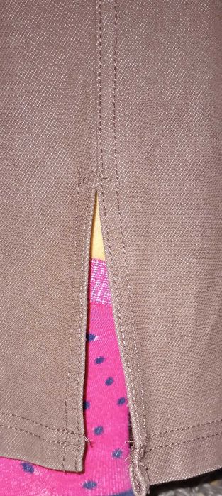 Spodnie H&M brązowe z rozcięciami roz 32 bdb
