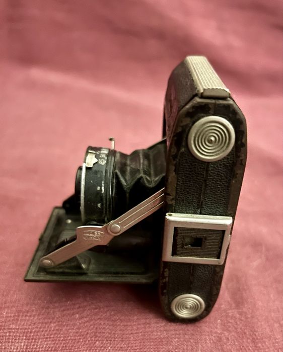 Rara camera de fole Baby Ikonta da Zeiss