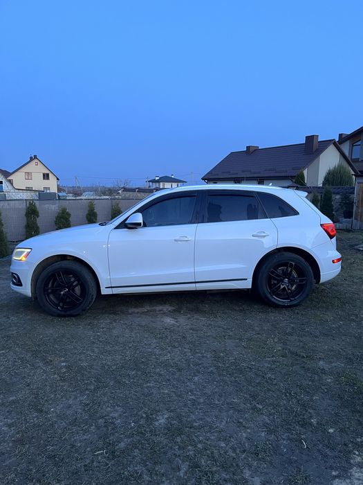 Audi Q5 2015 БЕЗ ДТП  Повністю обслужене та доглянуте авто.