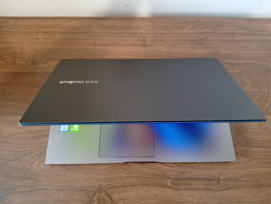 Asus Vivobook X531F i5 8265U + 2 Gráficas + 12GB RAM + SSD