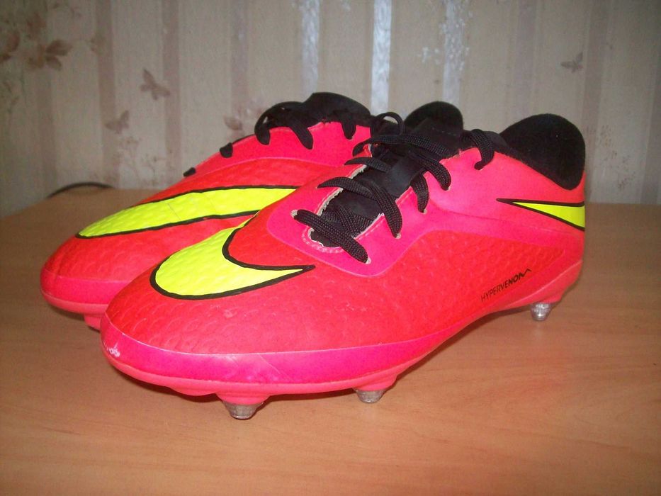 Korki wkręty NIKE HYPERVENOM roz.eu-38