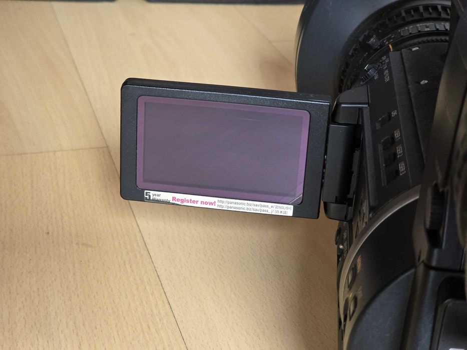 Camera Panasonic Profissional P2HD com mala, tripé, baterias e cartões