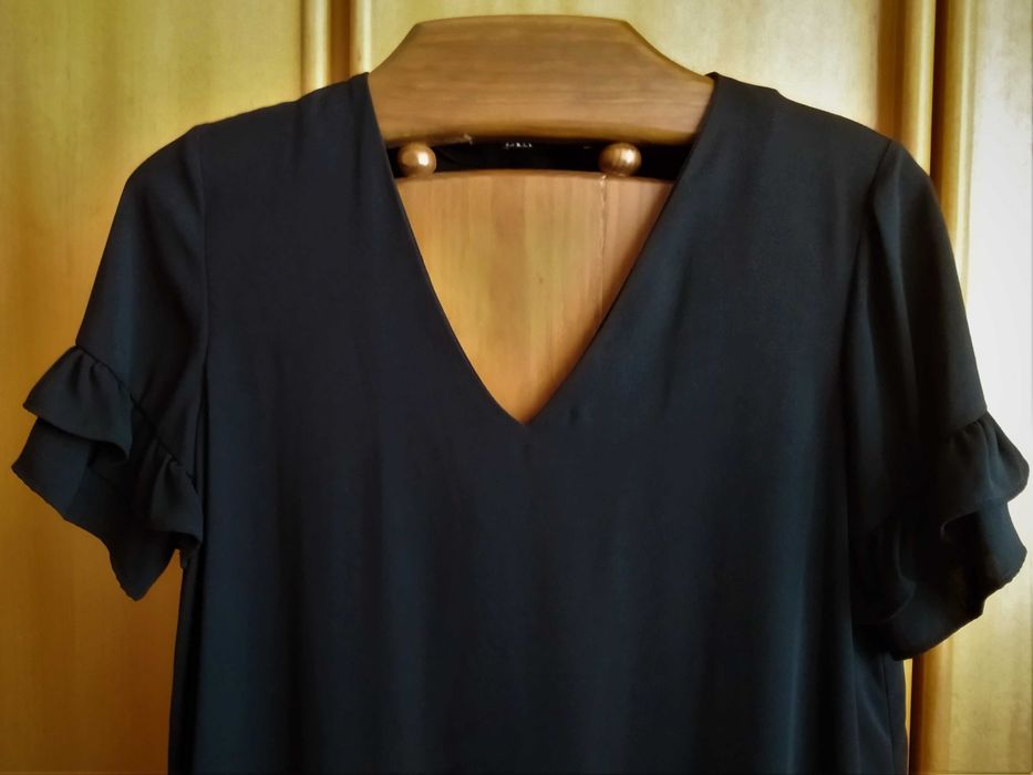 (NOVO, PORTES GRÁTIS) ZARA - Vestido Preto Decotado - Tam. L