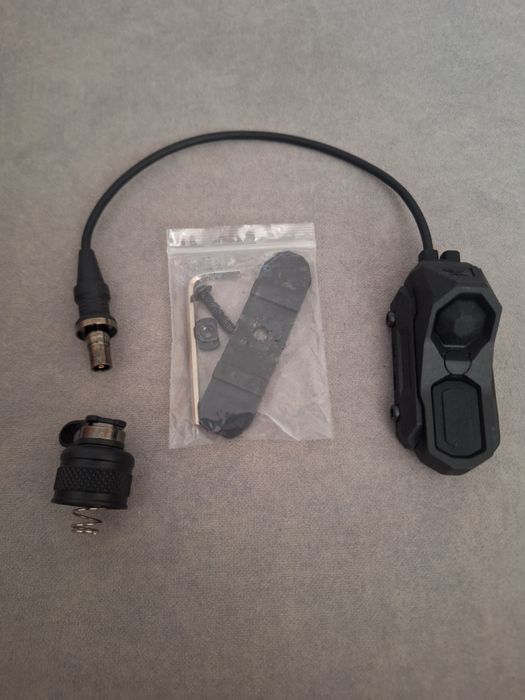 Włącznik przycisk żelowy + adapter złącza SF do latarki surefire