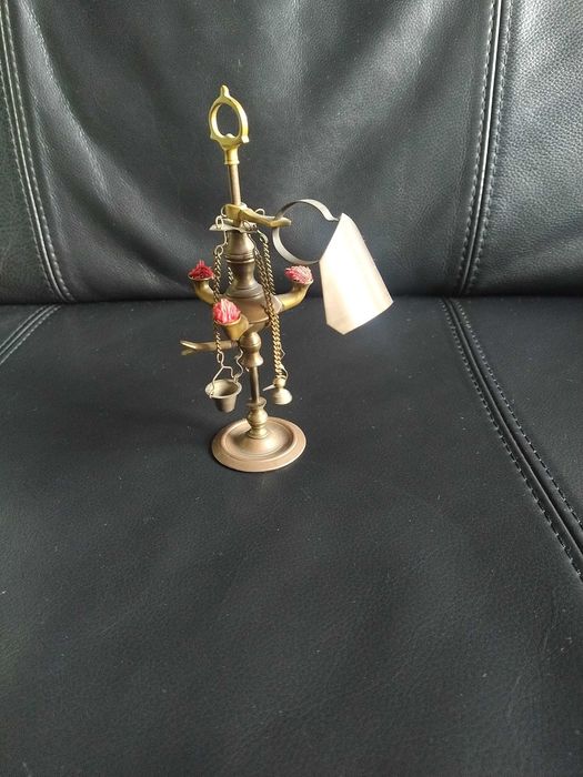 Antiga candeia de azeite, lamparina, completa com todos os elementos