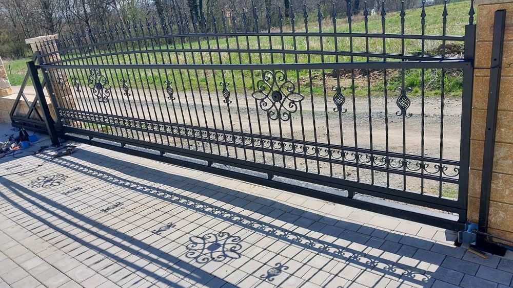 Brama wjazdowa przesuwna skrzydlowa