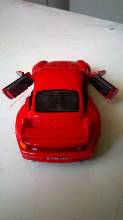 PORSCHE 911 GT model metalowo-plastikowy firmy hongwell