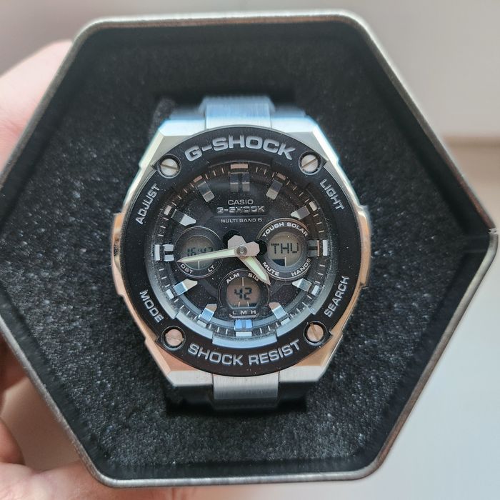 Продам Casio G-Shock GST-W300-1AER