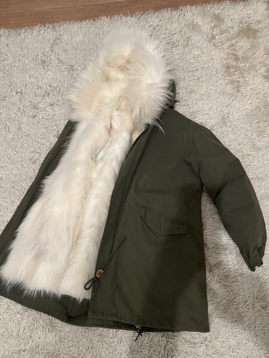 Парка жіноча кольору хакі