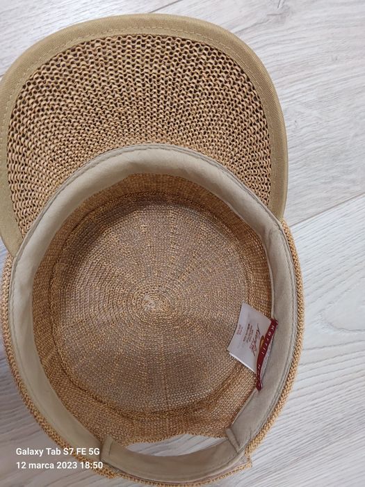 Czapka z daszkiem