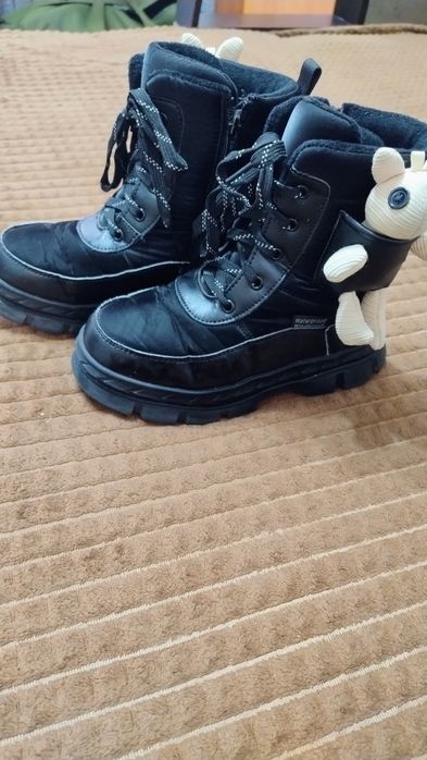 Зимові черевики, ботінки, розмір 34, стелька 22 см.