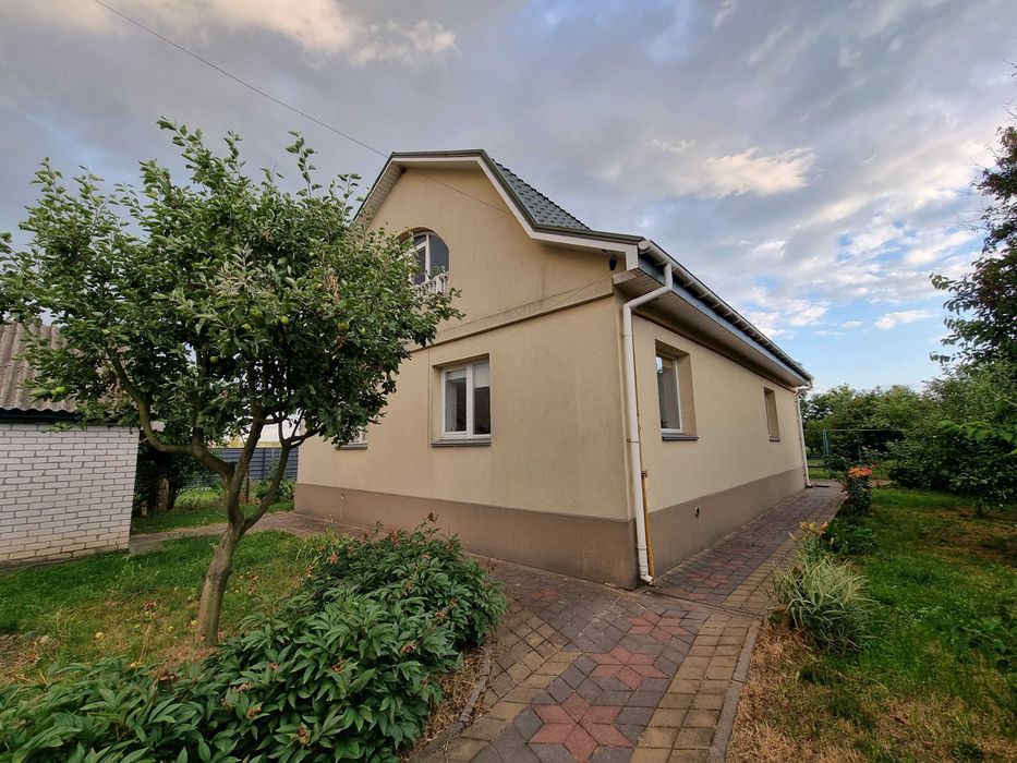 Будинок біля озера, с. Слобода Черкаського району