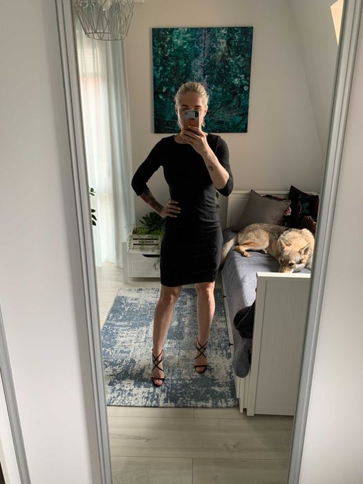 Czarna sukienka Pretty One