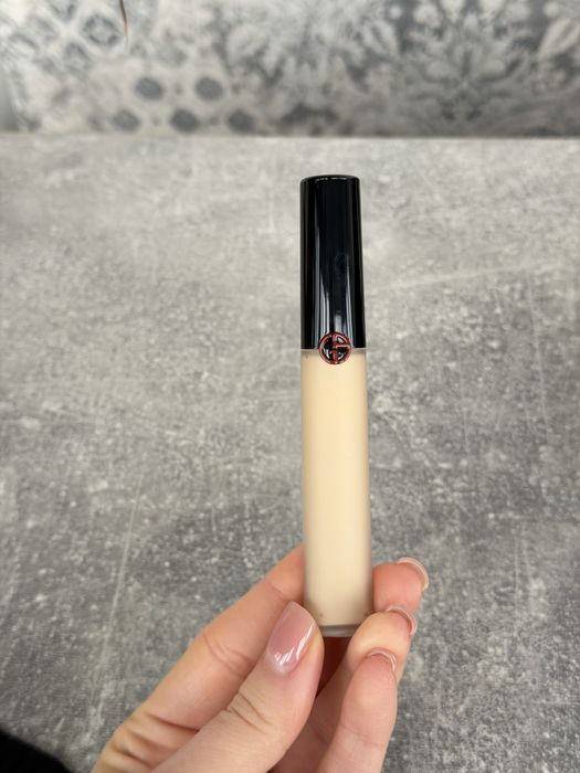 Консилер Armani новий